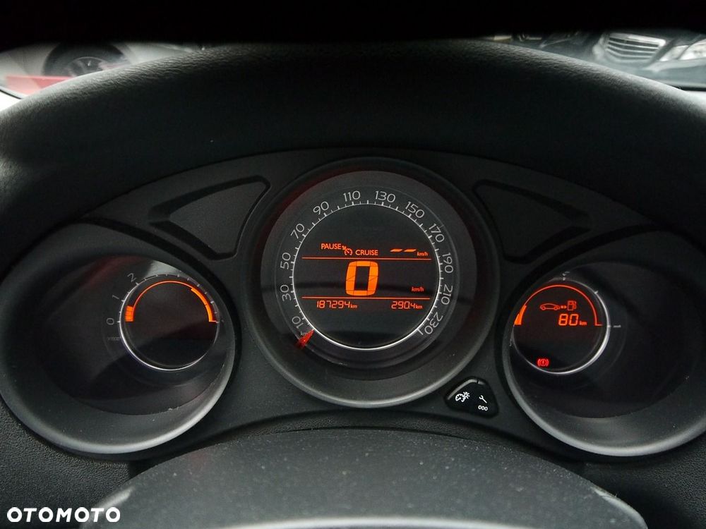 Citroën C4 e-HDi 110 Selection - 20
