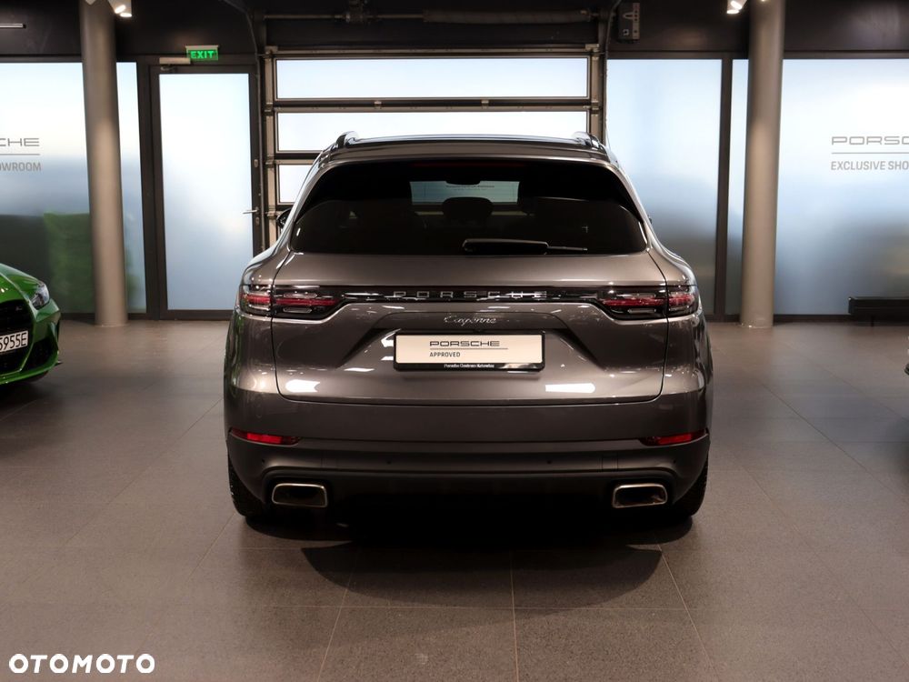 Porsche Cayenne - 4