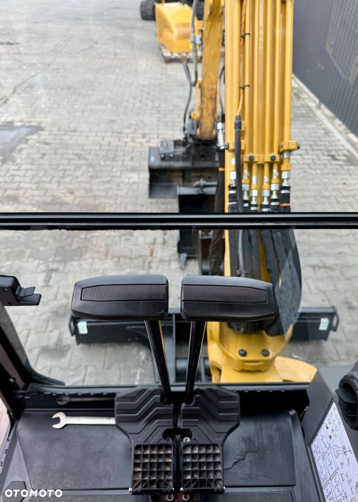 Caterpillar Caterpillar MINIKOPARKA CAT CATERPILLAR 302.7 CR 302 302.7CR 301, 303, 2022 R. - 10