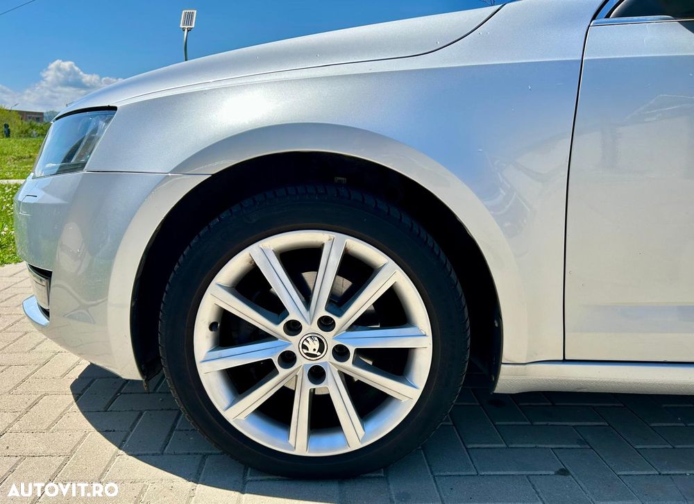 Skoda Octavia 1.6 TDI DSG Style - 3