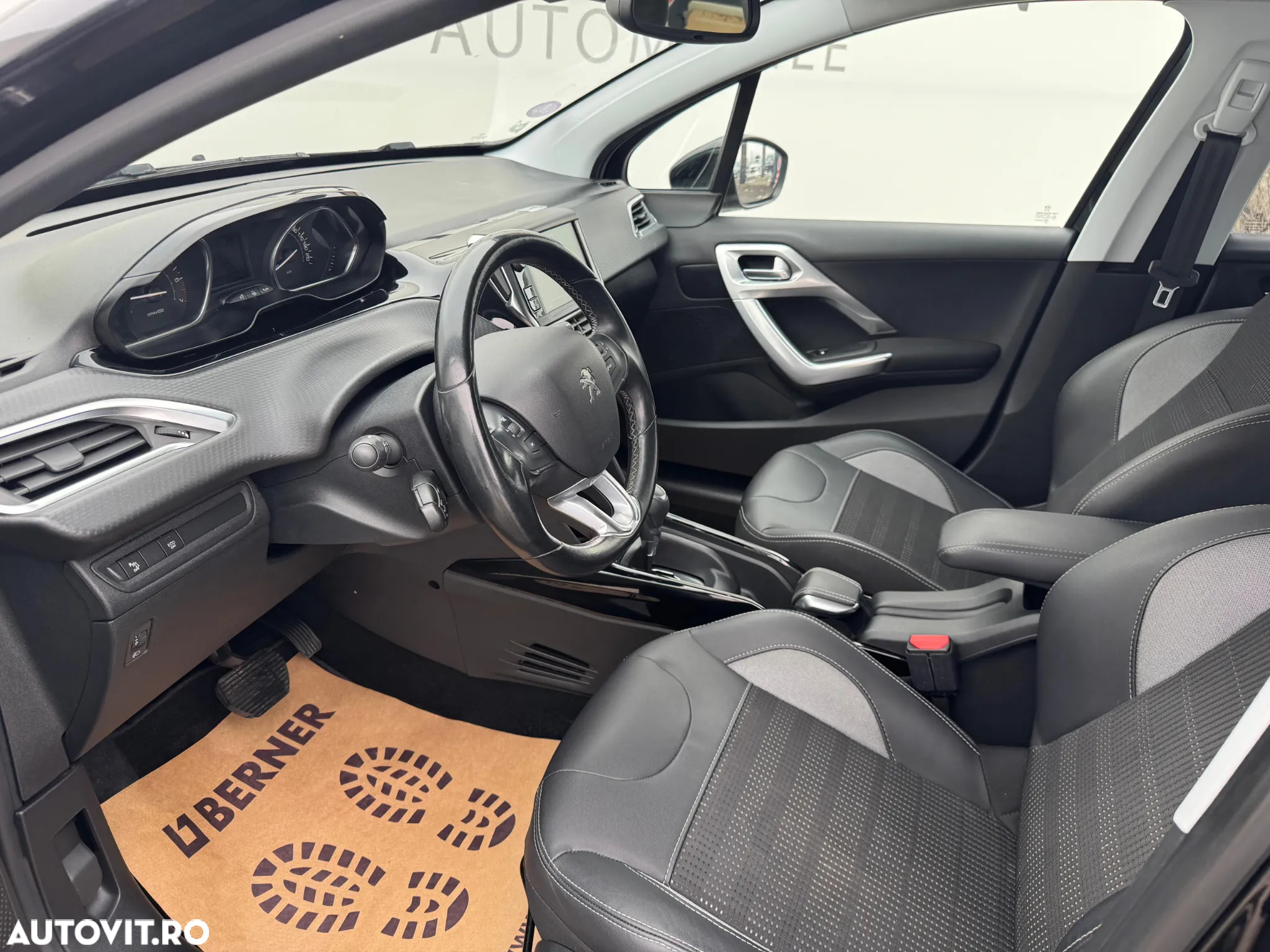 Peugeot 2008 1.2 PureTech Turbo EAT6 S&S Allure - 8