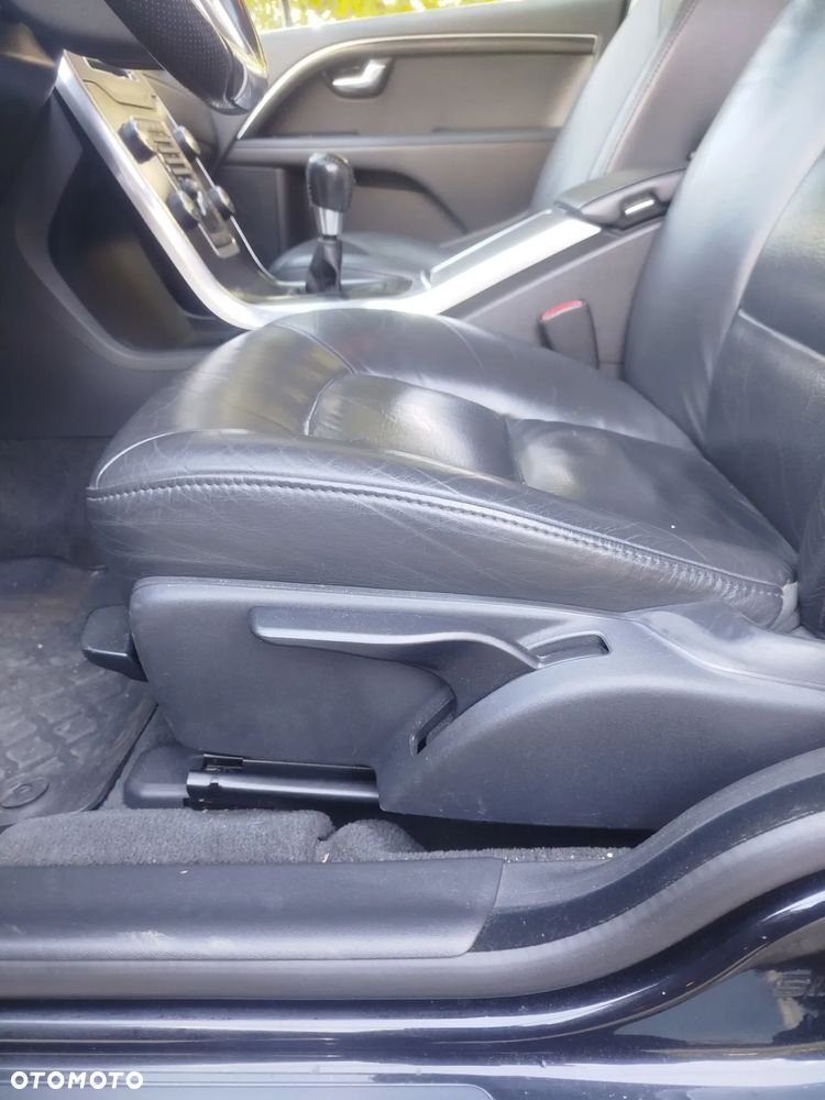 Volvo V70 D3 R-Design - 16