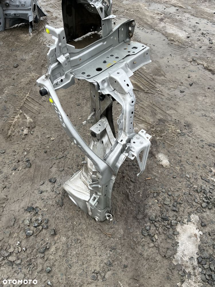 Ćwiartka prawa podłużnica Toyota Corolla E21 - 1