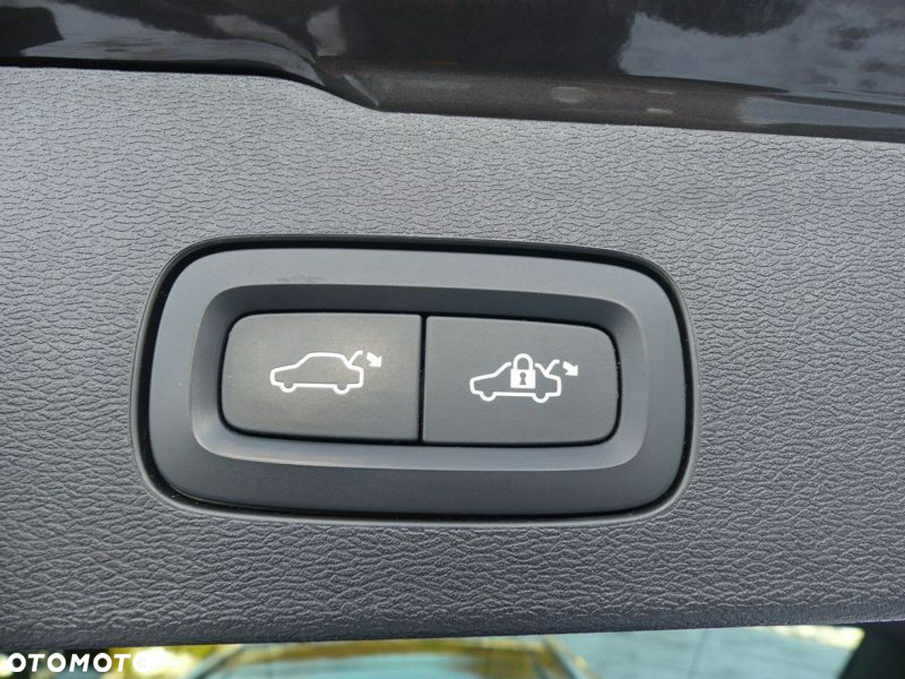 Volvo V60 Cross Country - 16