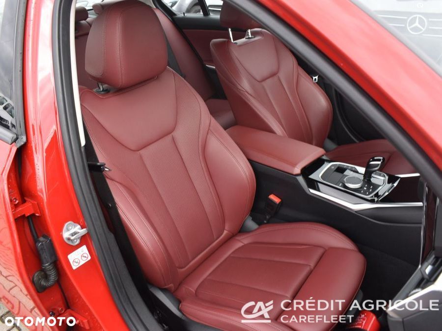 BMW Seria 3 330i xDrive Sport Line - 19