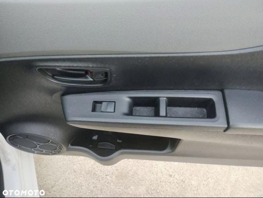 Toyota Yaris 1.33 Active - 11