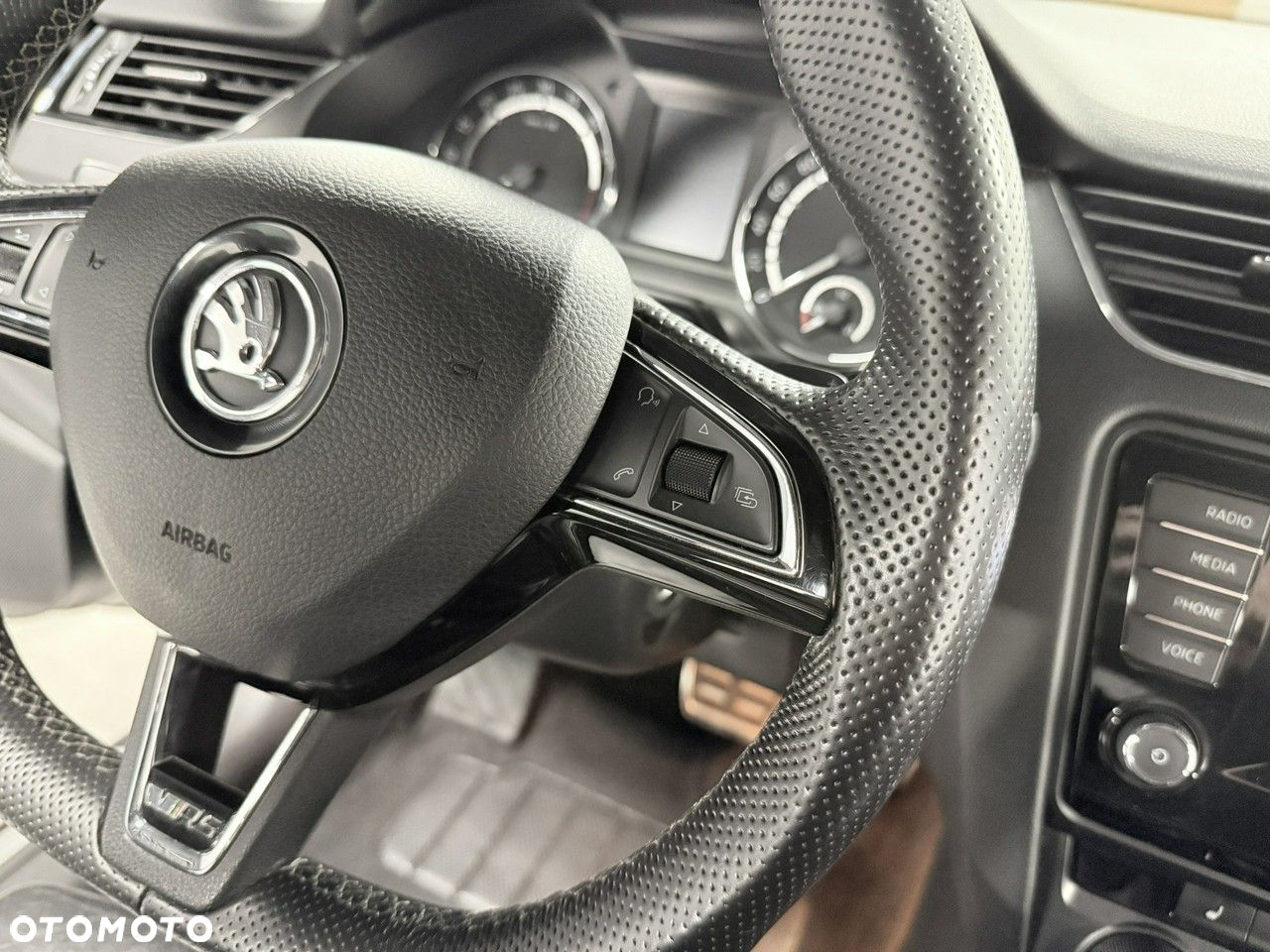 Skoda Octavia 2.0 TDI RS DSG - 23