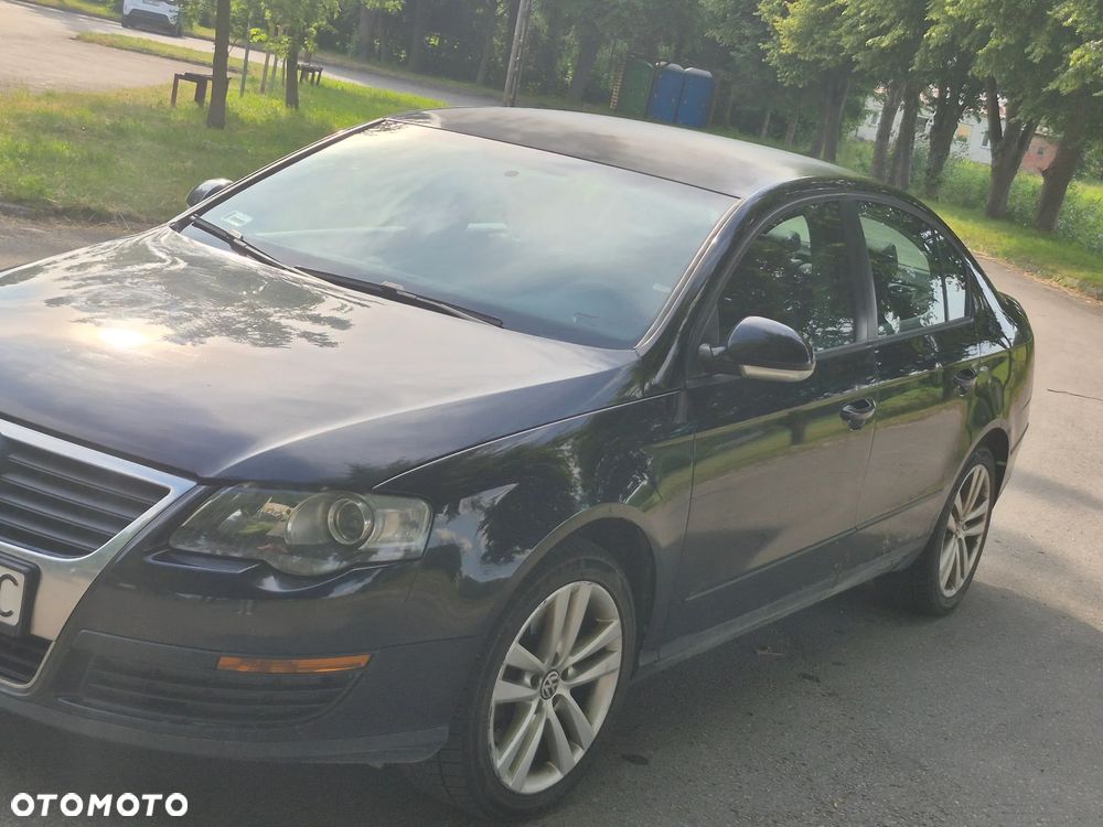 Volkswagen Passat 1.9 TDI Comfortline - 1