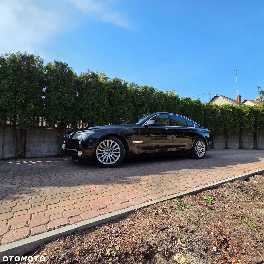 BMW Seria 7 740d - 23