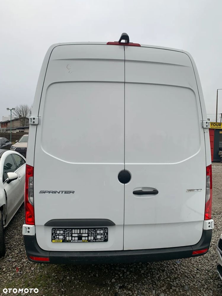 Mercedes-Benz Sprinter - 6