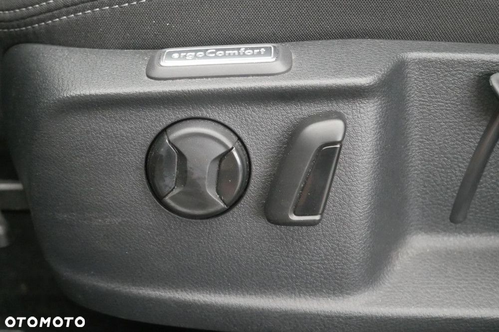 Volkswagen Passat Variant 1.5 TSI EVO Business DSG - 26