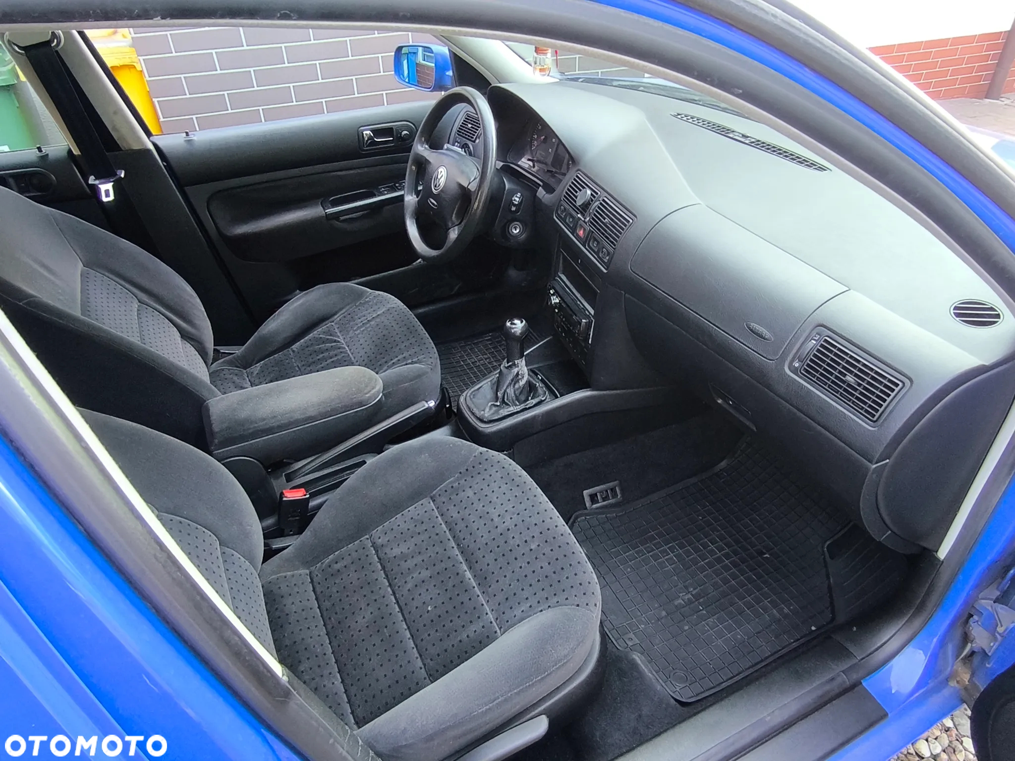 Volkswagen Golf 1.6 - 11