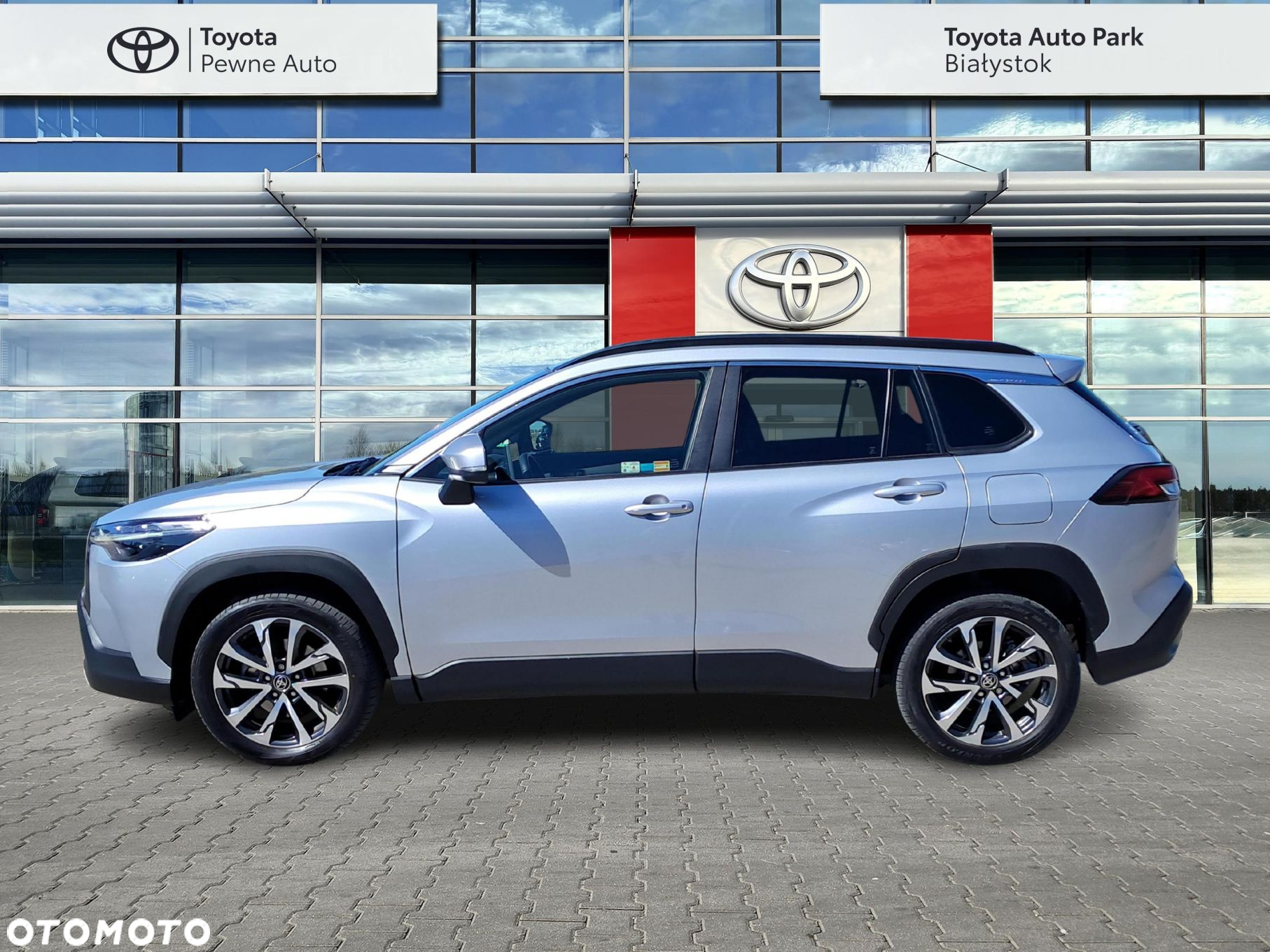 Toyota Corolla Cross 2.0 Hybrid Style AWD - 2