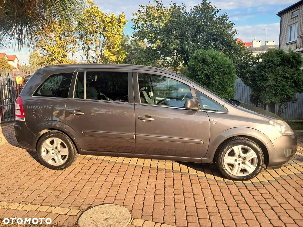 Opel Zafira - 25