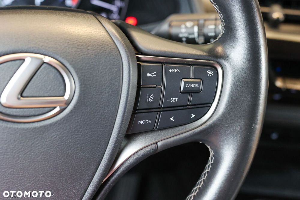 Lexus UX 200 GPF F Impression 2WD - 31