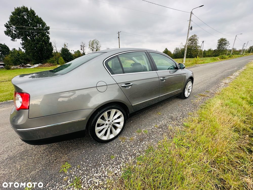 Volkswagen Passat 2.0 FSI Comfortline - 8