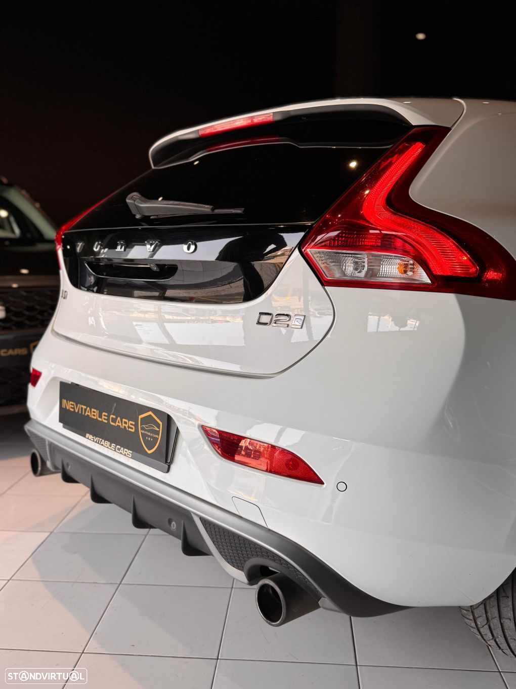 Volvo V40 2.0 D2 R-Design - 10