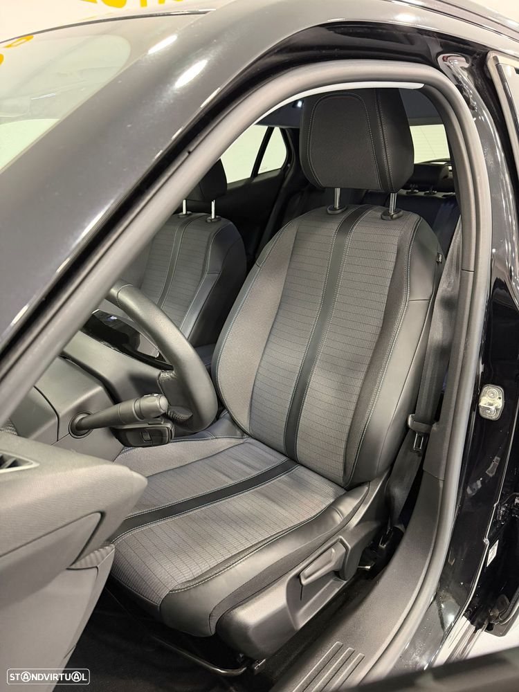 Peugeot 2008 PureTech 130 Stop&Start Allure - 19