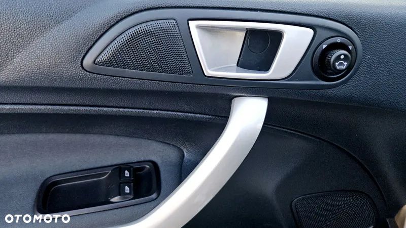 Ford Fiesta 1.4 Titanium - 27