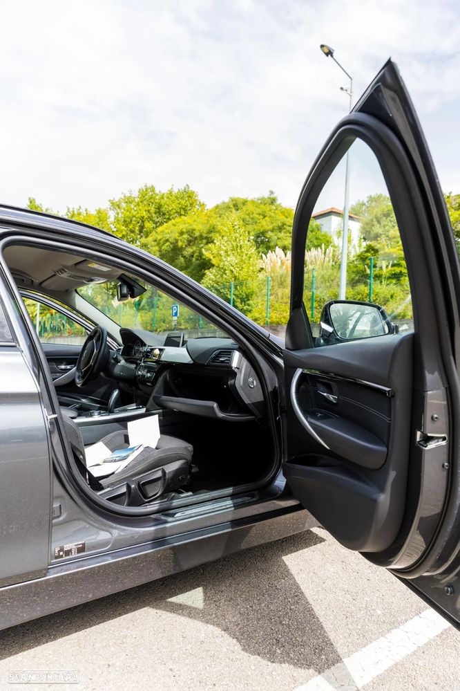 BMW 318 d Touring Line Sport Auto - 17