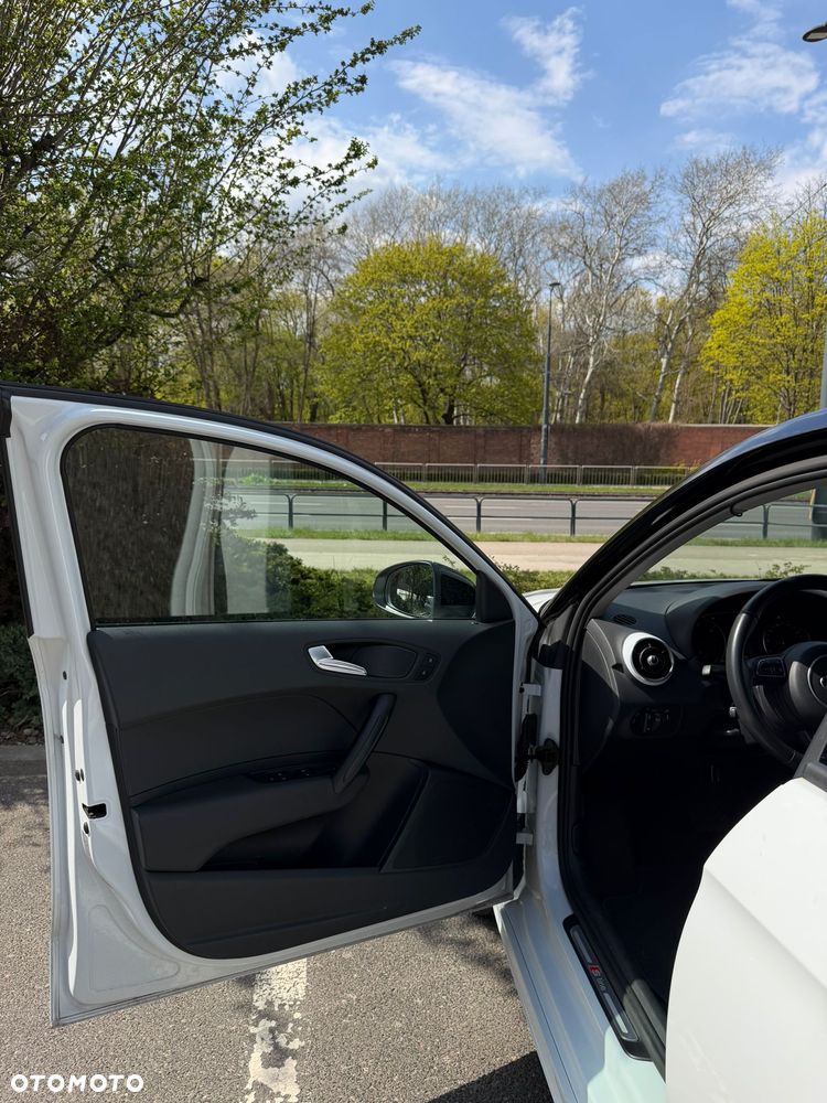 Audi A1 Sportback 1.6 TDI S tronic Ambition - 23