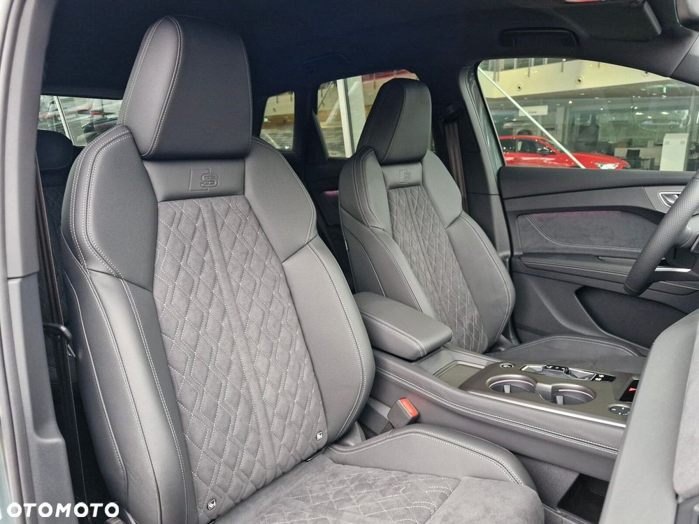 Audi Q4 e-tron - 10