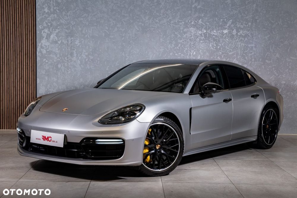Porsche Panamera Turbo - 1