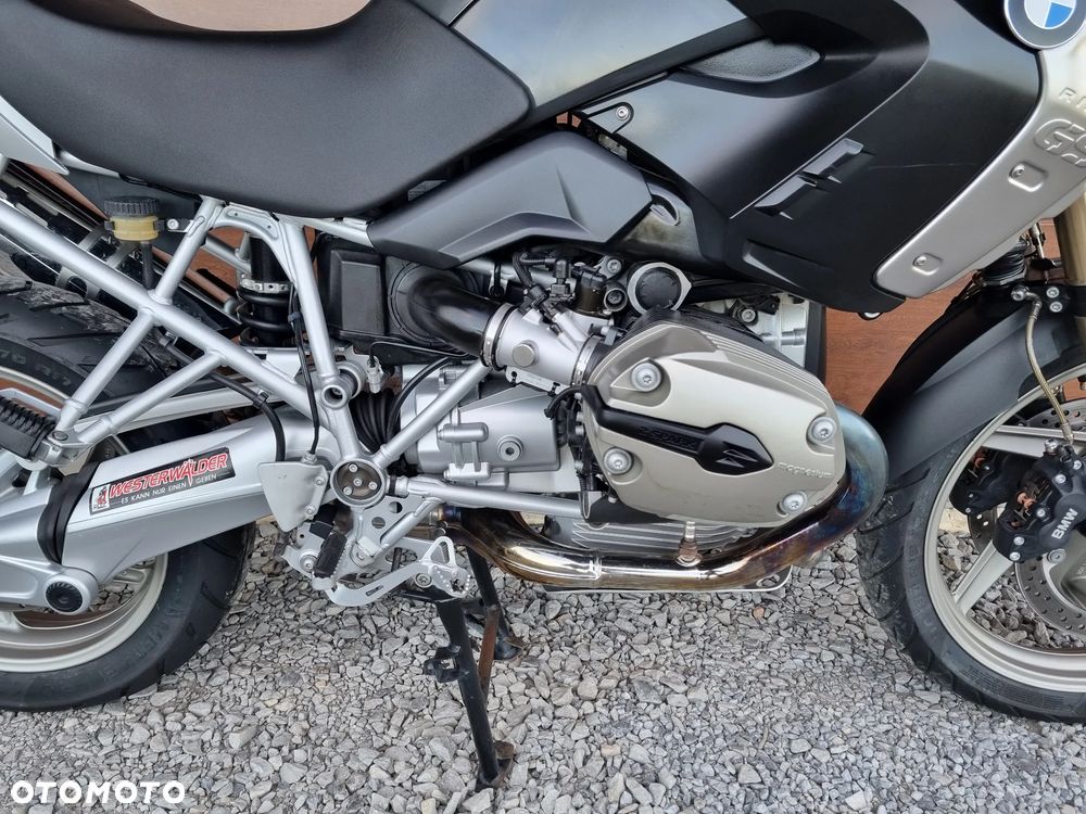 BMW R - 8