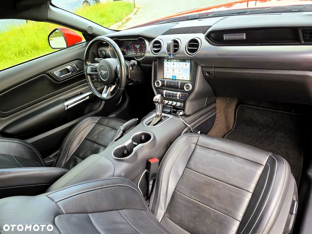 Ford Mustang - 25