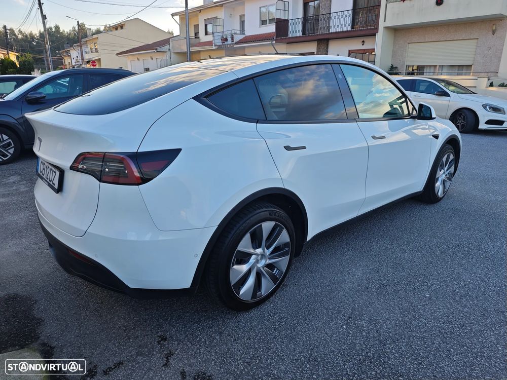 Tesla Model Y Long Range Dual Motor AWD - 8