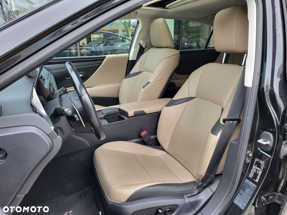 Lexus ES - 6
