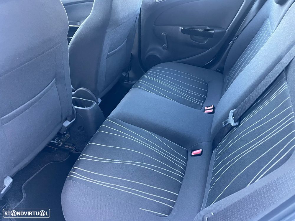 Opel Corsa 1.3 CDTI Enjoy EcoFLEX - 8