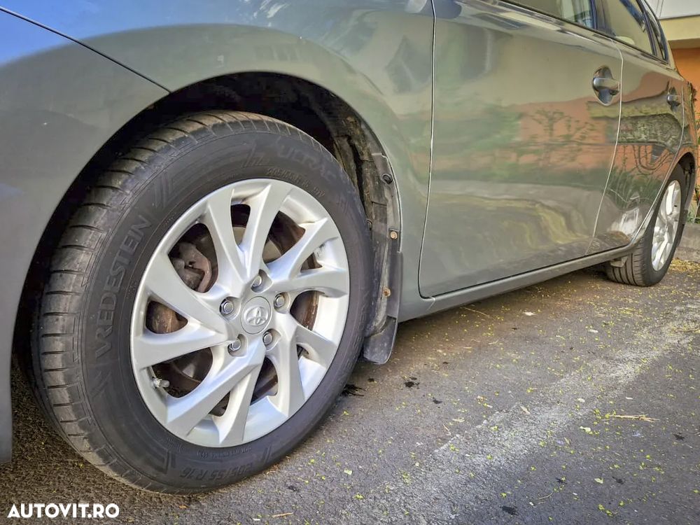 Toyota Auris 1.3 Dual VVT-i Terra - 13