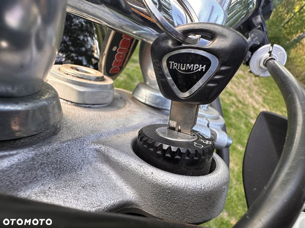 Triumph Street Triple - 9