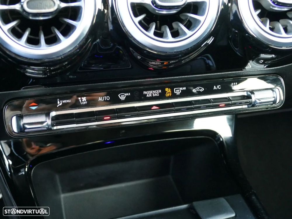 Mercedes-Benz A 250 Limousine e AMG Line - 21