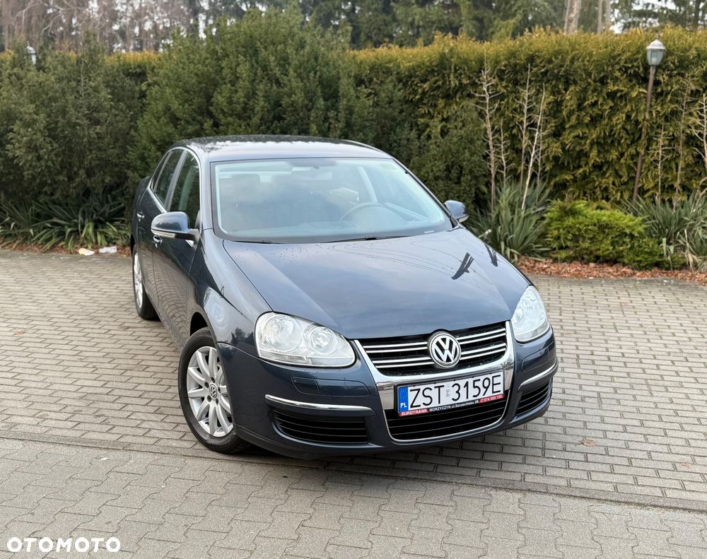 Volkswagen Jetta 1.6 Comfortline - 3
