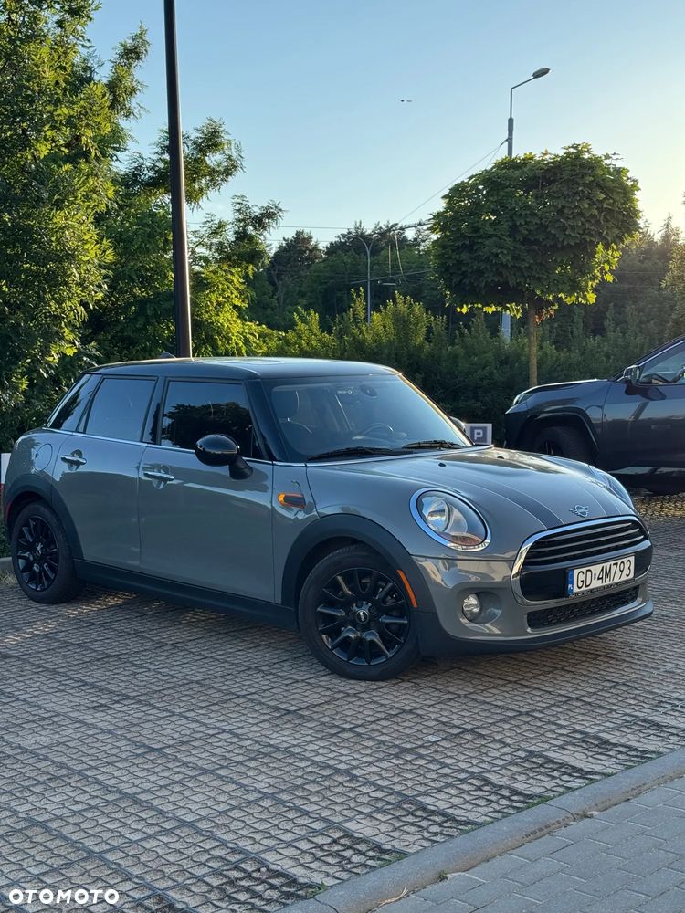 MINI Cooper Standard - 2
