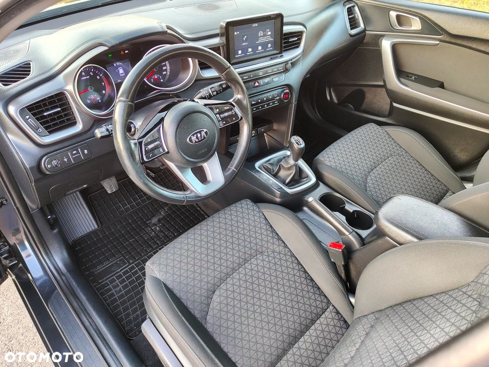 Kia Ceed 1.4 T-GDI L Business Line - 13