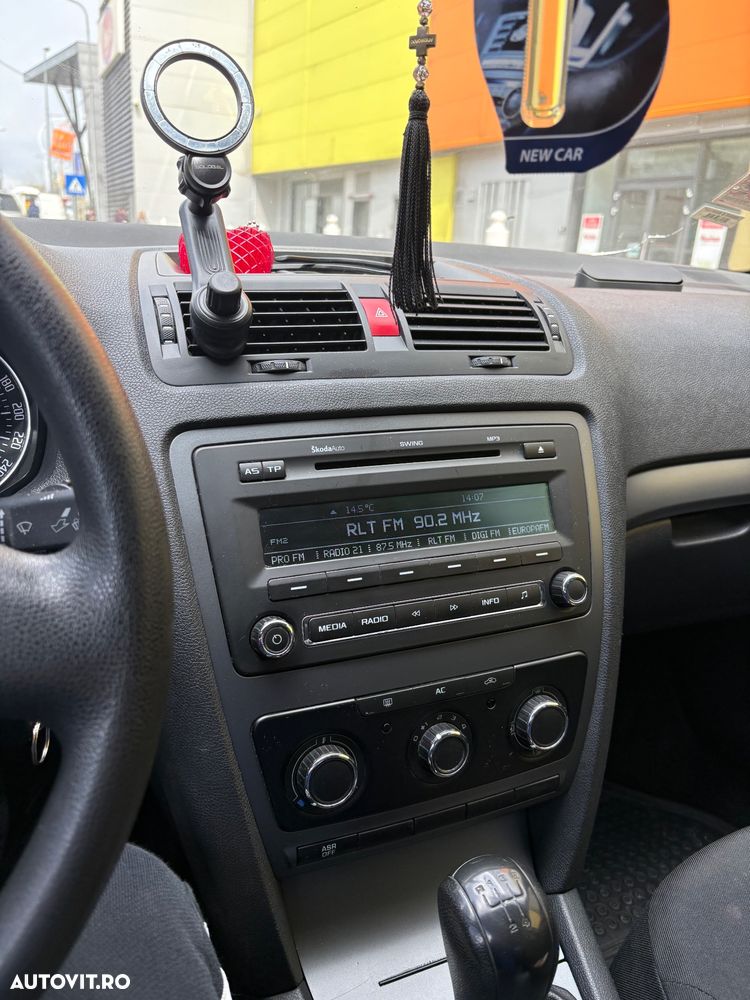 Skoda Octavia 1.4 MPI - 5