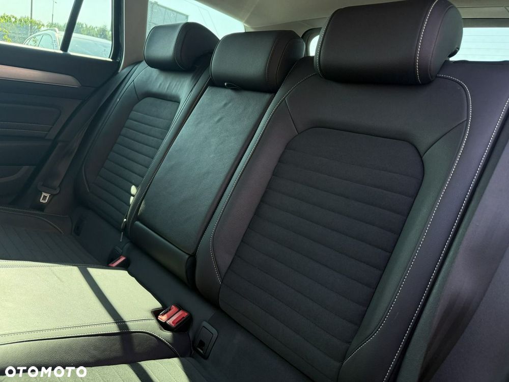 Volkswagen Passat 2.0 TDI Elegance DSG - 31