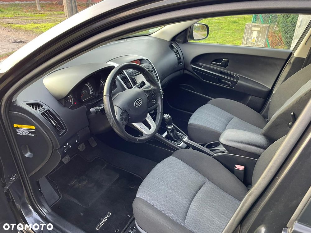 Kia Ceed - 5