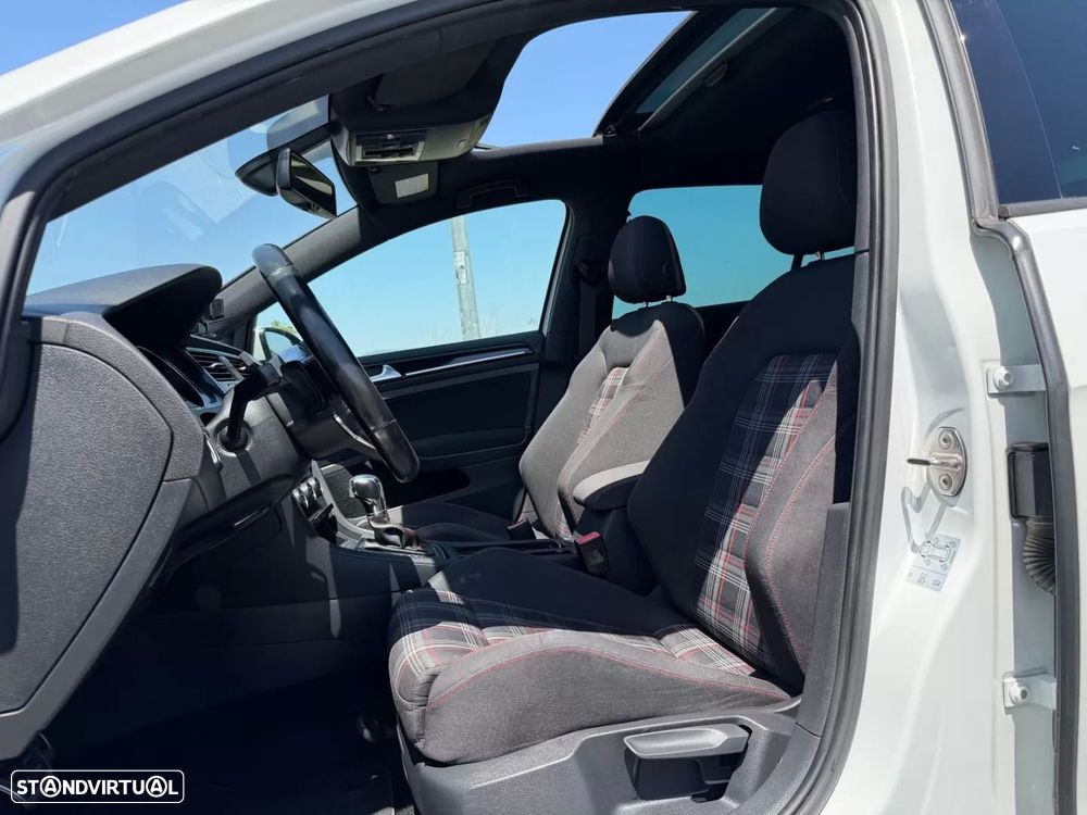 VW Golf 2.0 TSi GTi DSG Performance - 31