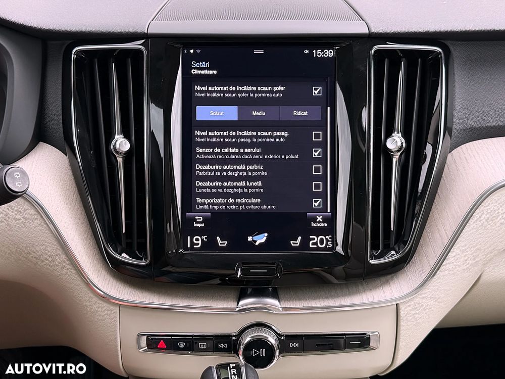 Volvo XC 60 D5 AWD Geartronic Inscription - 37