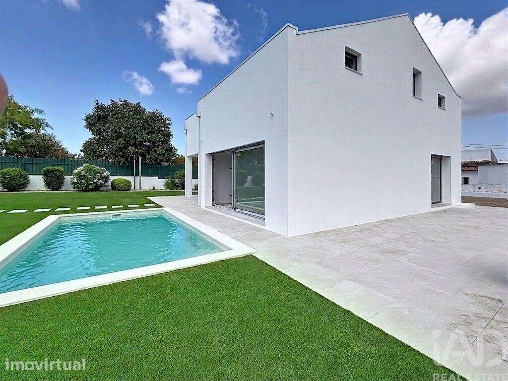 Moradia isolada T6 em Azeitão de 188 m2 - Grande imagem: 3/25