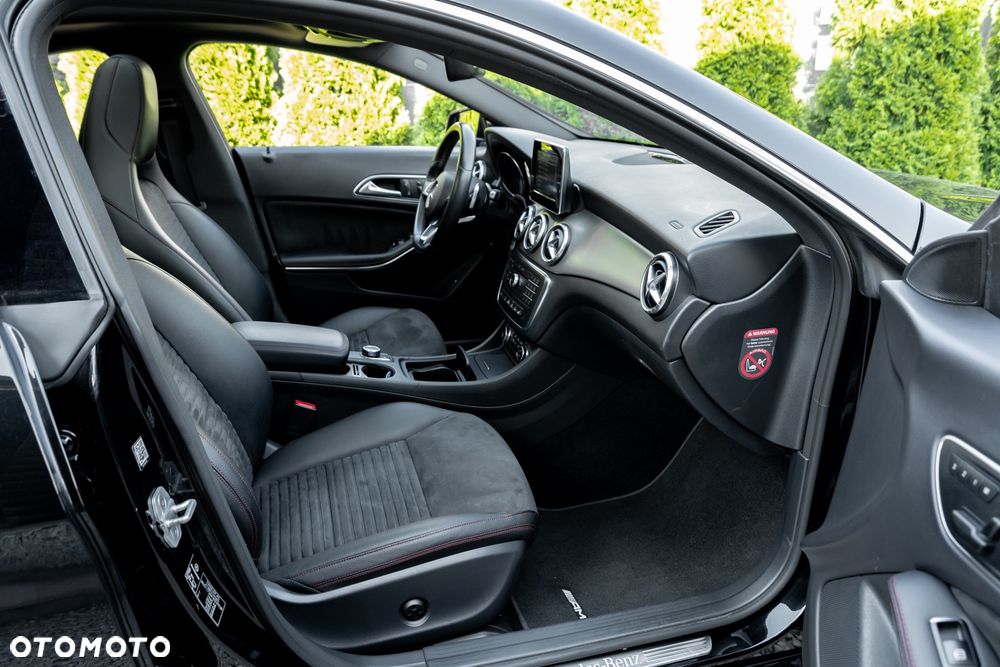 Mercedes-Benz CLA 250 7G-DCT AMG Line - 26