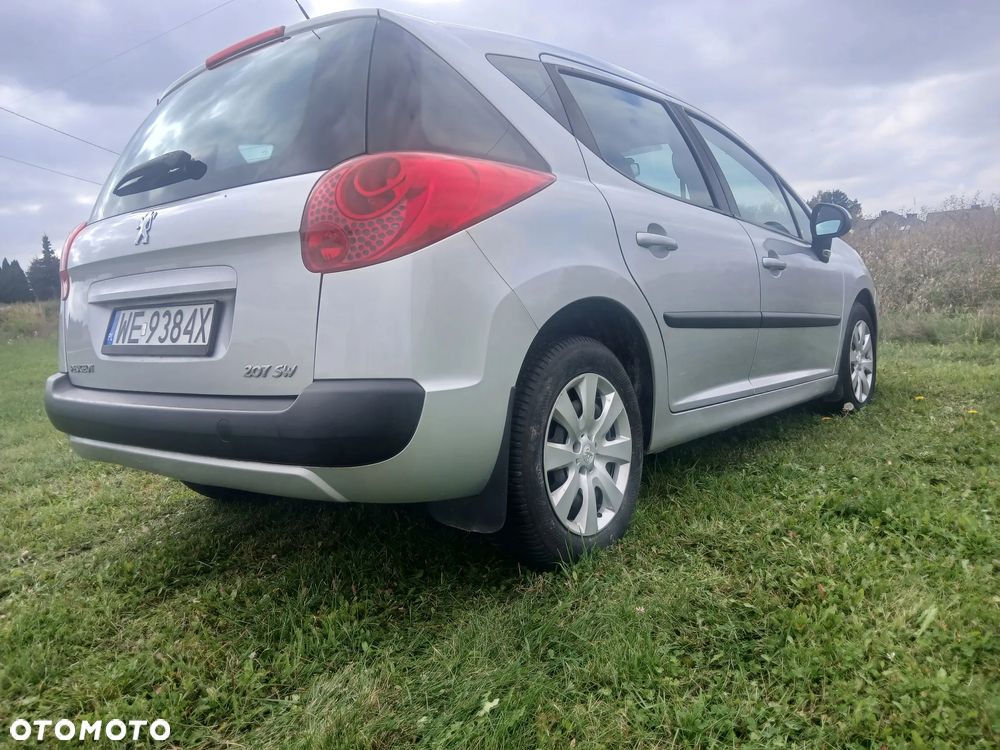Peugeot 207 1.4 16V Presence - 17