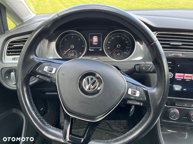 Volkswagen Golf - 10