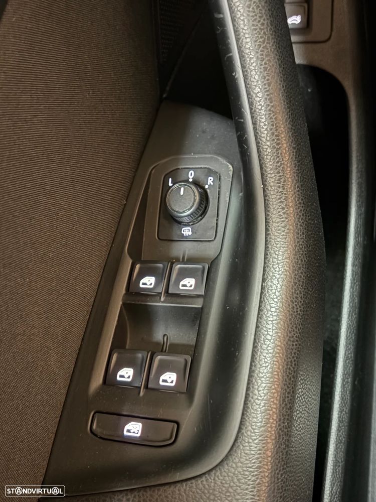 VW Passat 2.0 TDI Confortline DSG - 22