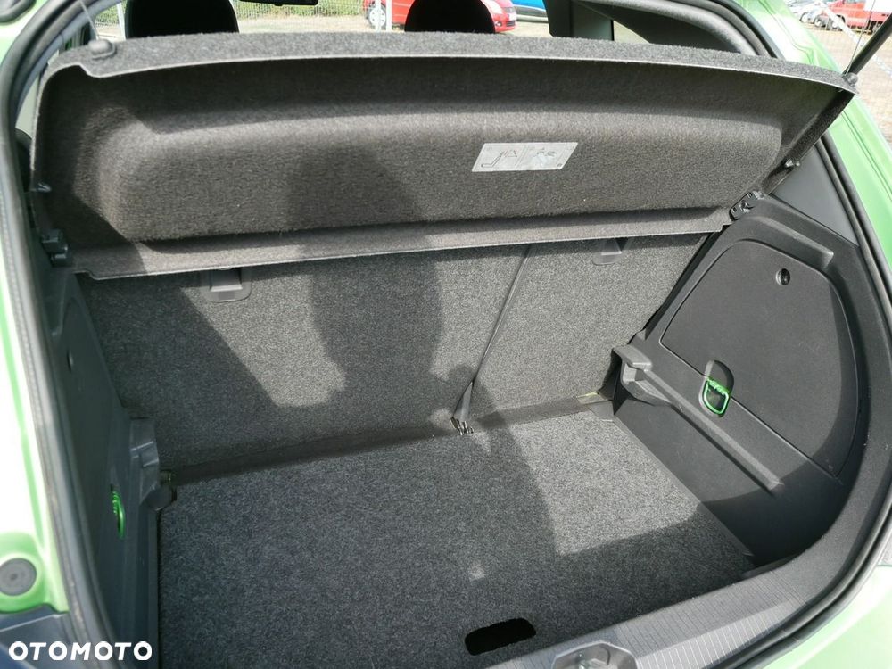 Opel Corsa 1.4 16V Sport - 15