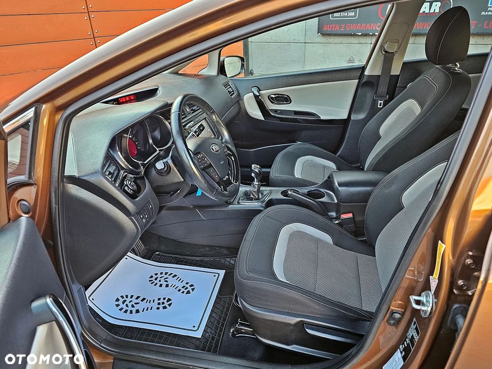 Kia Ceed 1.6 GDI ISG Dream-Team Edition - 14